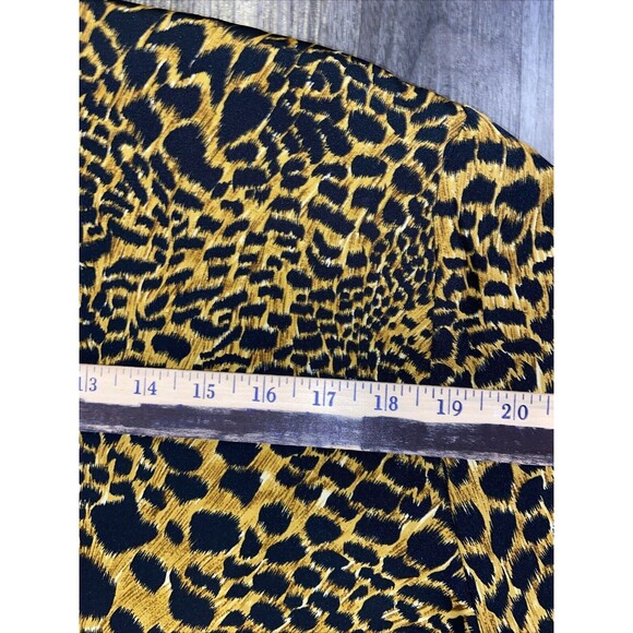 VTG Womens Animal Print Button Up Shirt M Tan Black Retro 90s Cheetah Mob Wife - Picture 7 of 13